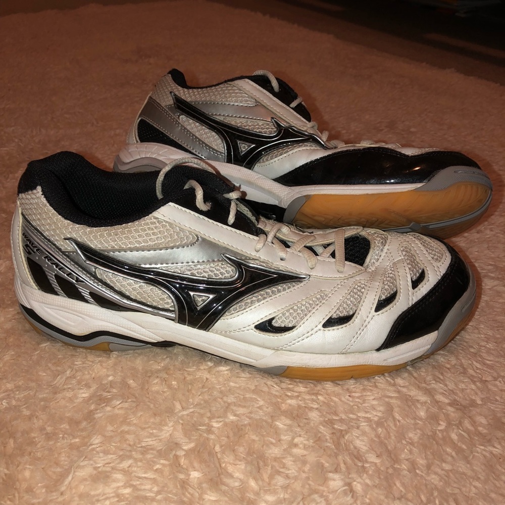 Mizuno Wave Hurricane Women’s Volleyball Sneakers